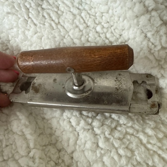 Bonny Top Off Other - 1960’s Vintage BONNY TOP OFF Jar & Bottle Screw Top Opener